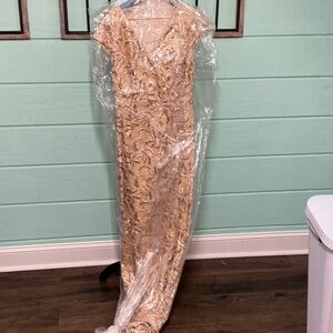 Maria Cristina Gold Sequin Lace Gown – Formal – Off Shoulder – Size M